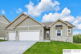 10202 S 110th Ave, Papillion, NE 68046