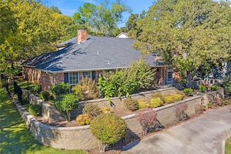 2000 Lakehill Ct, Arlington, TX 76012