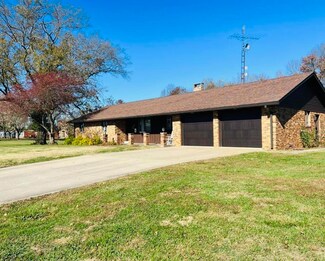 4667 W Ireland Main St, Jasper, IN 47546