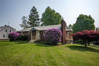 136 Dutch Ln, Hermitage, PA 16148