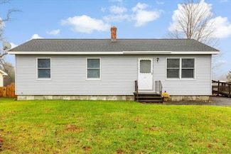 77 Mcguire St, North Bennington, VT 05257