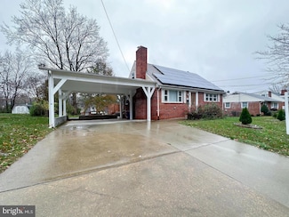 8432 Ravenswood Rd, New Carrollton, MD 20784