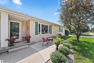 2832 Emerald Bluffs, Traverse City, MI 49684
