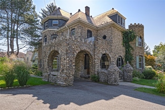 16 Bedford Rd Unit 1, Katonah, NY 10536