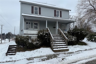 1002 Webster St, Farrell, PA 16121