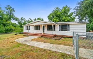 2349 Parrish St, Campbellton, FL 32426