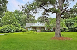 3872 N Lakewood Dr, Memphis, TN 38128