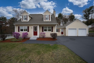 11 Loretta Ave, Pelham, NH 03076