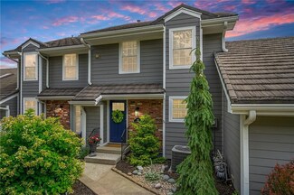 202 NE Bayview Dr, Lees Summit, MO 64064