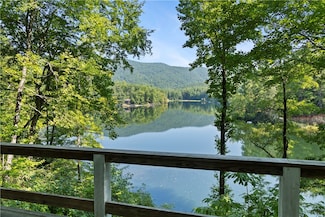 335 Lake Cheohee Rd, Tamassee, SC 29686