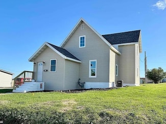 505 Woodbury St, Marshalltown, IA 50158