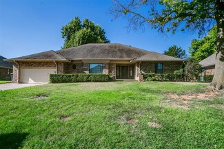 2109 Edinburg Dr, Yukon, OK 73099
