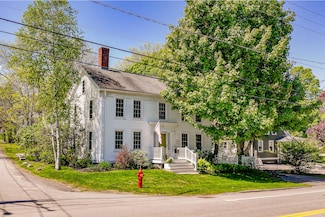 86 High St, Belfast, ME 04915