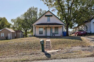 1321 W Washington Ave, Guthrie, OK 73044