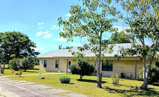6694 Wolf Pond Rd, Bascom, FL 32423