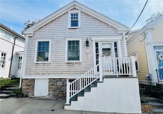 39 Pope St, Newport, RI 02840