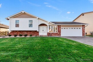 1915 Murcer Ln, Elgin, IL 60123