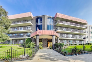 4840 Foster St Unit 107, Skokie, IL 60077