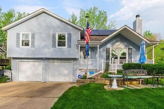 6904 Willis Dr, Pleasant Valley, MO 64068