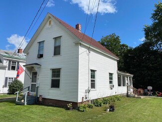 7 Plummer St, Lisbon Falls, ME 04252