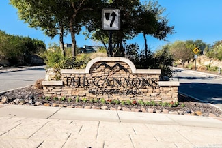 23703 Oakshire Dr, San Antonio, TX 78232