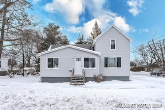 710 Verhoeks St, Grand Haven, MI 49417