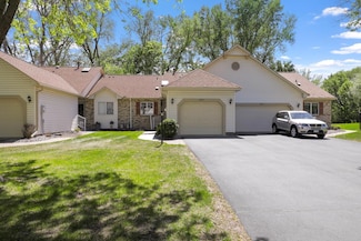 2672 Lake Court Dr Unit 58, New Brighton, MN 55112