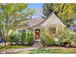 4815 NE Couch St, Portland, OR 97213