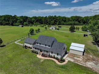 37291 Seacock Chapel Rd, Zuni, VA 23898