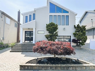 220 Lee Place, Bellmore, NY 11710