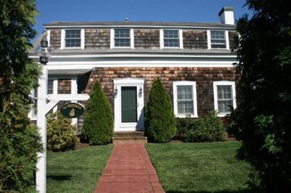 33 Freeman St, Harwich Port, MA 02646