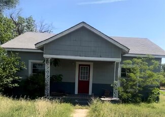 301 E Versa St, Hollis, OK 73550
