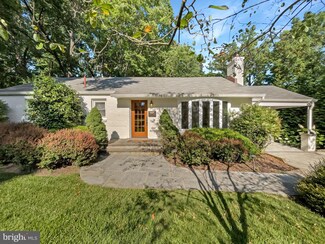 3501 Georges Ln, Falls Church, VA 22044