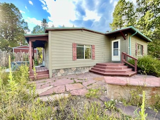 35 Circle Dr, Taos, NM 87571