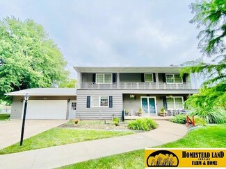 811 22nd St, Fairbury, NE 68352