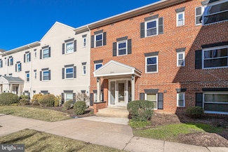 3041 Patrick Henry Dr Unit 101, Falls Church, VA 22044