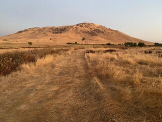 19701 E Kings Canyon N, Sanger, CA 93657