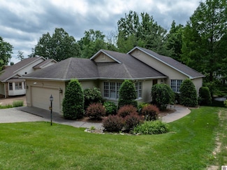 1055 Lakeview Dr, Paducah, KY 42003