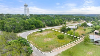1429 Greenlawn Park, Blanco, TX 78636
