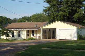 203 S Division St, Cayuga, IN 47928