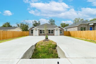 5706 Howell St, Houston, TX 77032