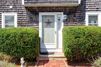 12 Harbor Hill Dr, Buzzards Bay, MA 02532