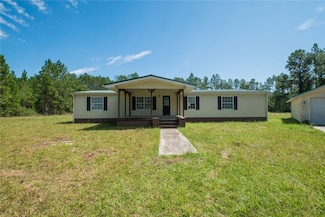 190 Forest Lake Dr, Folkston, GA 31537