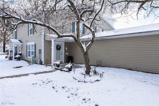 589 Canterbury Ln Unit B13, Medina, OH 44256
