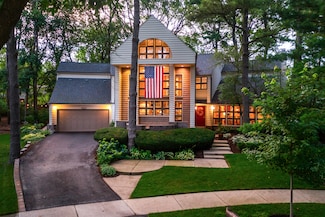 623 E Bailey Rd, Naperville, IL 60565