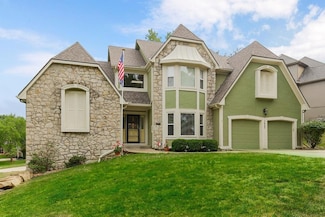 5633 Oakview St, Shawnee, KS 66216