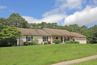 18 Sabrina Brooke Ln, Westfield, MA 01085