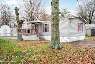 3 Royal Ct, Louisville, KY 40214