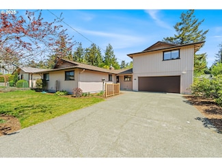 2527 Pine St, North Bend, OR 97459