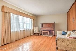 545 Bays View Rd, Kingsport, TN 37660